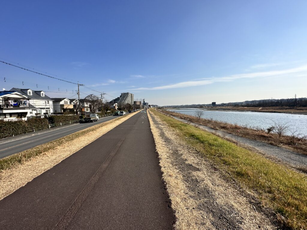 多摩川沿いの気持ちいいランニングロード