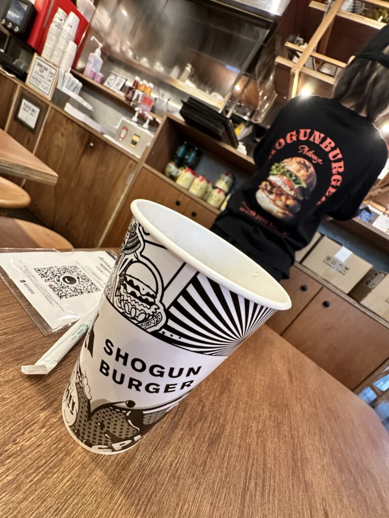 アイスコーヒーの紙コップ